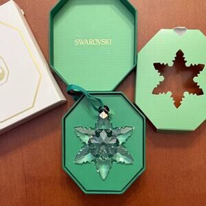 Swarovski Snowflake Ornament 2024 Green Box Crystal Holiday Collectible NEW